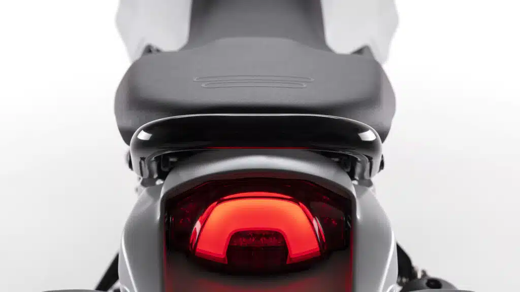 Ducati-DesertX-MY22-27-Gallery-Studio-1920x1080 svg+xml;charset=utf