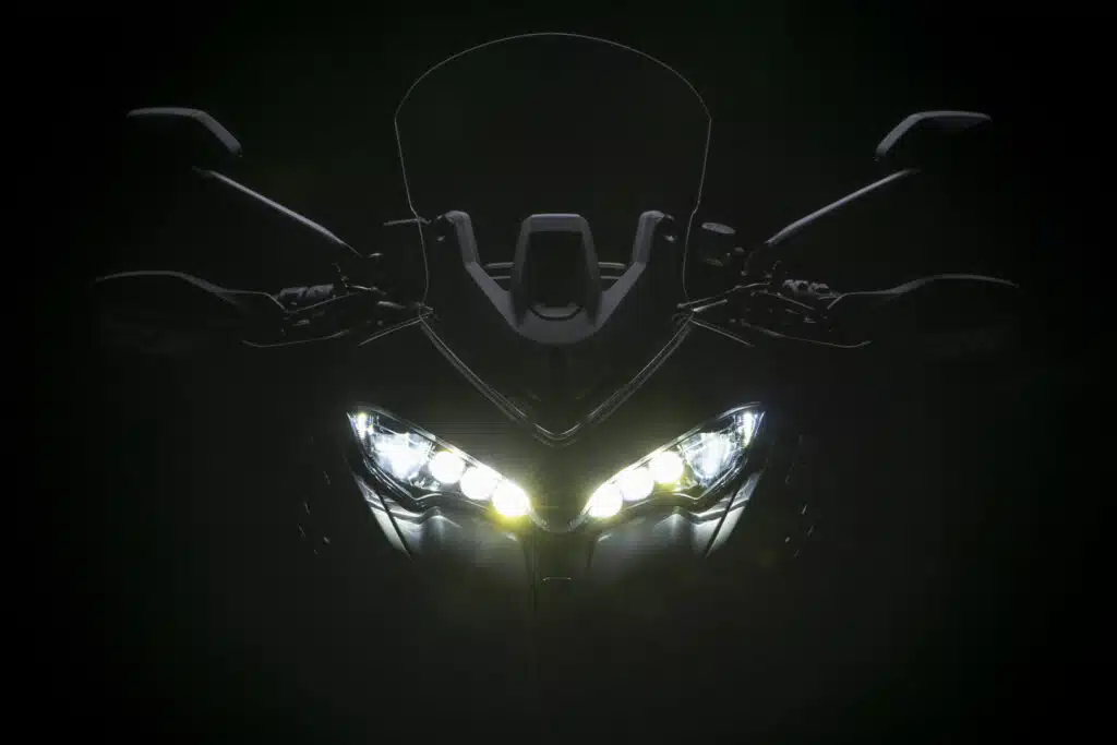 2022-ducati-multistrada-v2-lineup-first-look-adventure-touring-motorcycle-22 svg+xml;charset=utf