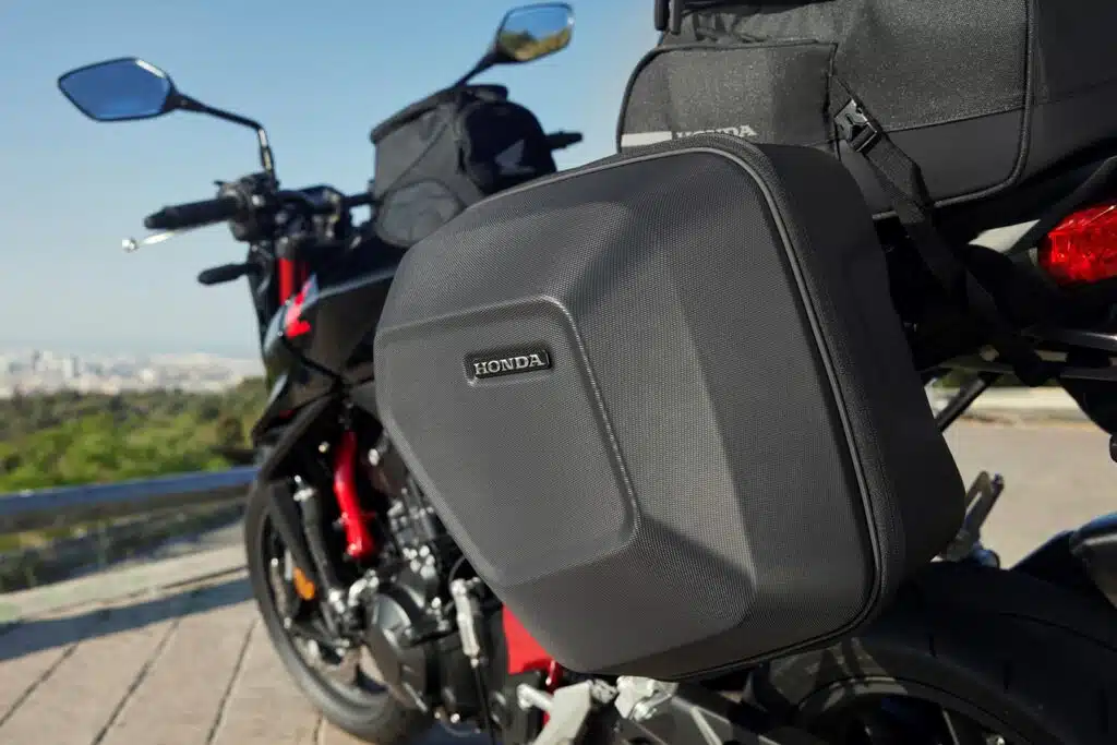 23YM HONDA CB750 HORNET svg+xml;charset=utf