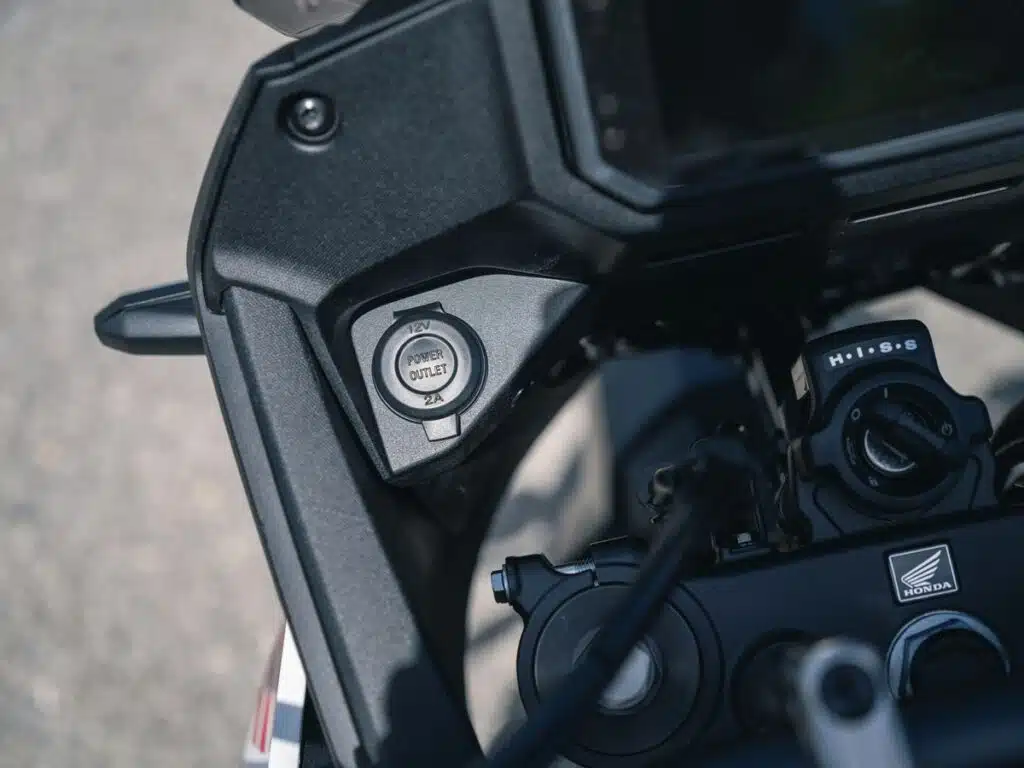 23YM XL750 Transalp svg+xml;charset=utf