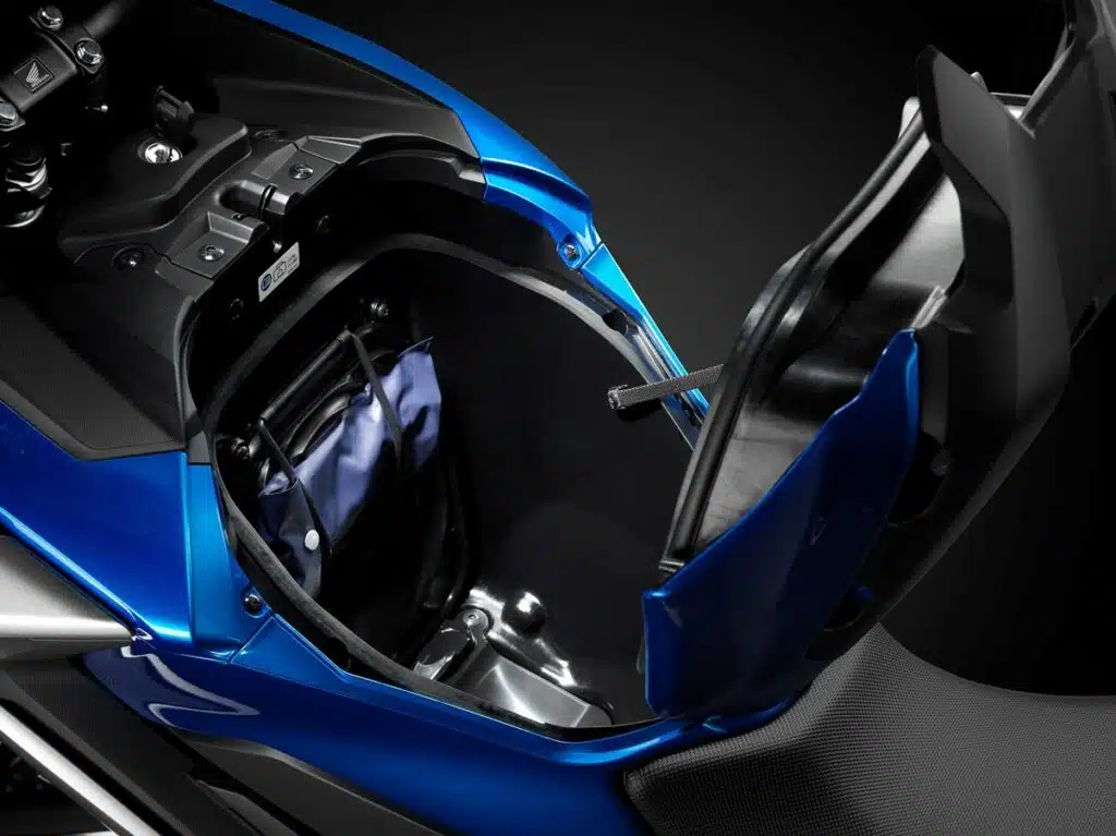 65994_16YM_NC750X svg+xml;charset=utf