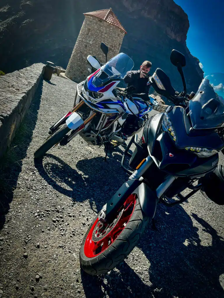 customeratasandmulti svg+xml;charset=utf